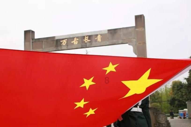 谜语：春来叶发待秋收(猜一字)。解释到位先采纳。游戏画面